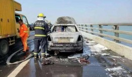 咸宁大爆料车祸视频曝光,惊心动魄瞬间，生命安全警钟长鸣