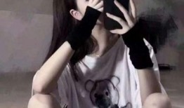 对镜自拍女生博主爆料视频,女生博主自拍爆料背后的故事