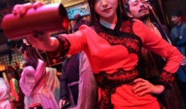 夜店三国在线观看,穿越时空的狂欢盛宴